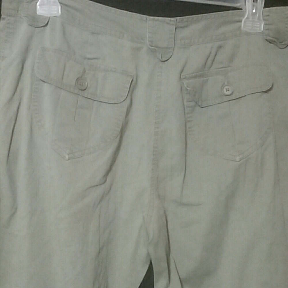 Capris - Picture 2 of 4